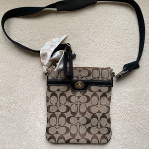 Authentic Coach Crossbody Messenger